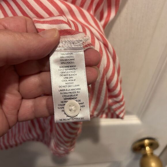 Beachlunchlounge Large Lightweight Oversized Red Striped Button Down Shirt - Picture 6 of 6
